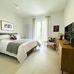 A Casa 4*